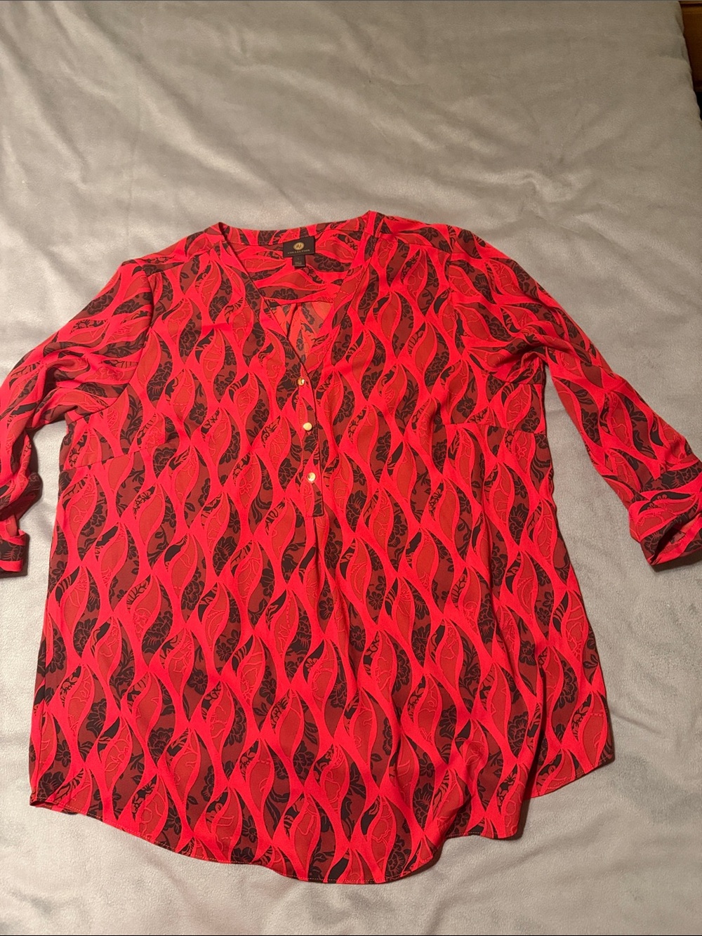 JM Collection Red and Black Patterned V-Neck Buttoned Blouse